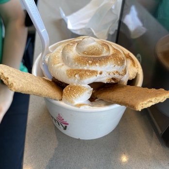 Alkemy - S'mores cup, delish! - Ice Cream & Frozen Yogurt Near Me - Huntington, New York Alkemy - S'mores cup, delish! - Ice Cream & Frozen Yogurt Near Me - Huntington, New York
