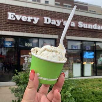 Every Day's A Sundae - Ice Cream & Frozen Yogurt Near Me - Downers Grove, Illinois