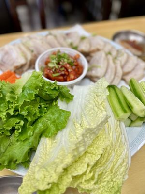 Jun Ju Sul Lung Tang by null