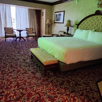 Peppermill Reno - Room 1026 Tuscany Suite - Casinos Near Me - Reno, Nevada