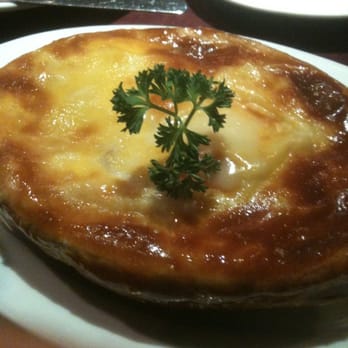 Maggie's Place - Chicken pot pie - Bars Near Me - New York, New York