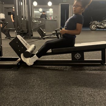 Edgar Vega - Trainers Near Me - Costa Mesa, California