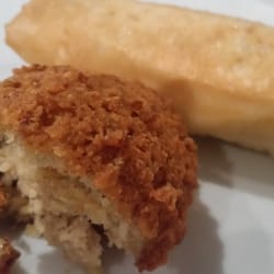 Rowda Ya-Habibi - Felafel and lamb pastry roll