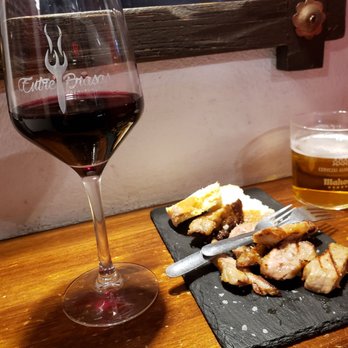 Entre Brasas - Delicious pork - Tapas Bars Near Me - Granada, GR
