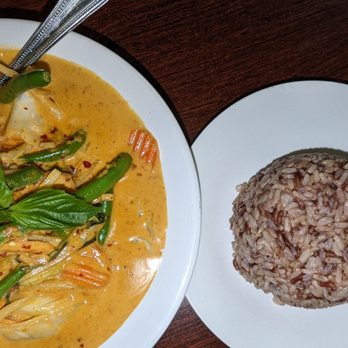 Sri Thai Cuisine - Red curry and brown rice - Thai Near Me - Vancouver, Washington Sri Thai Cuisine - Red curry and brown rice - Thai Near Me - Vancouver, Washington