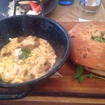 Brunch & Cake - Bagel with greens & scrambled truffle mushroom eggs - Breakfast & Brunch Near Me - Barcelona, B