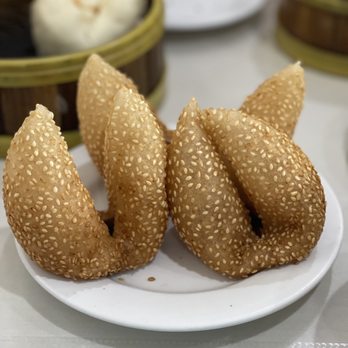 Fook Lam - Ask them to cut your jindui so you can share! - Dim Sum Near Me - Honolulu, Hawaii Fook Lam - Ask them to cut your jindui so you can share! - Dim Sum Near Me - Honolulu, Hawaii