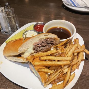 Bedford Hall Craft Kitchen & Bar - French dip - New American Near Me - Stamford, Connecticut Bedford Hall Craft Kitchen & Bar - French dip - New American Near Me - Stamford, Connecticut