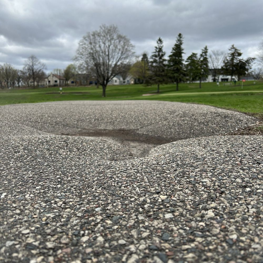 Hiawatha Golf Course - BIG POT HOLE - Golf Near Me - Minneapolis, Minnesota
