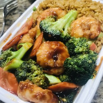 China Moon - Shrimp and broccoli also comes with an Egg Roll(Not Pictured) - Chinese Near Me - Lutz, Florida China Moon - Shrimp and broccoli also comes with an Egg Roll(Not Pictured) - Chinese Near Me - Lutz, Florida