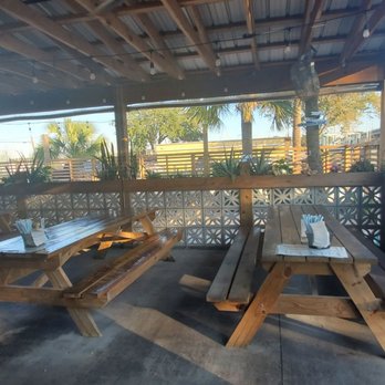 Hightide Burrito & Bar - Patio - Mexican Near Me - Jacksonville, Florida