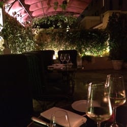 The Corner Lounge Garden