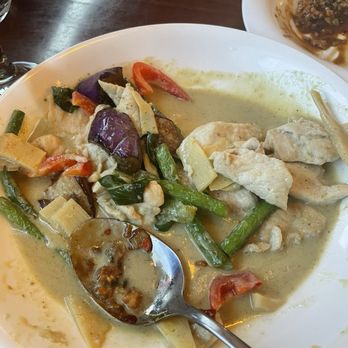 Ming's Asian Kitchen - Green curry with chicken - Asian Fusion Near Me - Marietta, Georgia Ming's Asian Kitchen - Green curry with chicken - Asian Fusion Near Me - Marietta, Georgia