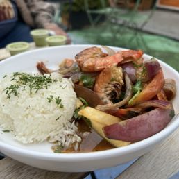 Camarones Saltados (Shrimp)