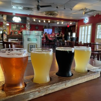 Mad Pecker Brewing - Beer Flight - New American Near Me - San Antonio, Texas Mad Pecker Brewing - Beer Flight - New American Near Me - San Antonio, Texas