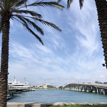 Miami Beach Marina - Marina next to McArthur Causeway Bridge - Marinas Near Me - Miami Beach, Florida Miami Beach Marina - Marina next to McArthur Causeway Bridge - Marinas Near Me - Miami Beach, Florida