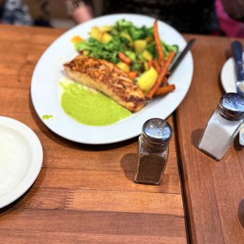 Mozambique - Salmon - Steakhouses Near Me - Laguna Beach, California