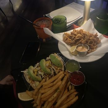 Lincoln House - Shrimp tacos and calamari with fries mmm delicious. Drinks on point. - American Near Me - Covina, California Lincoln House - Shrimp tacos and calamari with fries mmm delicious. Drinks on point. - American Near Me - Covina, California