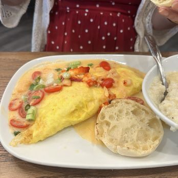 Another Broken Egg Cafe - Breakfast & Brunch Near Me - Fairfax, Virginia