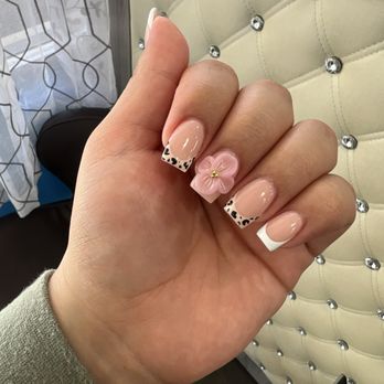 Holly’s Nails - Nail Salons Near Me - Cypress, California