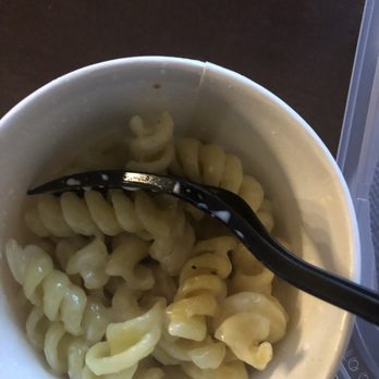 Hudson Grille - No cheese! Dry! Not even the regular elbow noodles. Atleast tell me and give a chance to accept or reject! - Sports Bars Near Me - Sandy Springs, Georgia