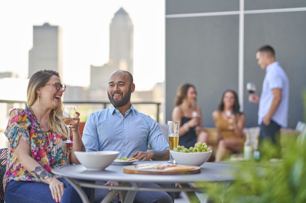 VERVE Updated September 2024 16 Photos 225 E Center St, Des