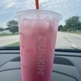 Dunkin' - Strawberry refresher with oat milk and pumps of coconut - Coffee & Tea Near Me - Racine, Wisconsin Dunkin' - Strawberry refresher with oat milk and pumps of coconut - Coffee & Tea Near Me - Racine, Wisconsin