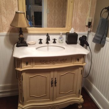 McMillan Inn - Bathroom - Bed & Breakfast Near Me - Savannah, Georgia McMillan Inn - Bathroom - Bed & Breakfast Near Me - Savannah, Georgia