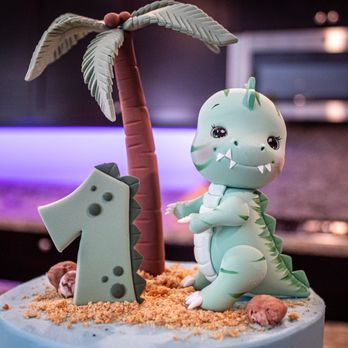 Sugarbee Custom Bake Shop - Desserts Near Me - Redlands, California