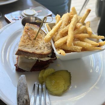 Kaiser Grille Chophouse - Mediterranean Near Me - Palm Springs, California