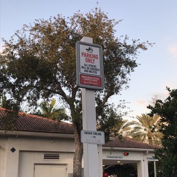 Chili's - Chili's To-Go parking sign - American Near Me - Weston, Florida Chili's - Chili's To-Go parking sign - American Near Me - Weston, Florida
