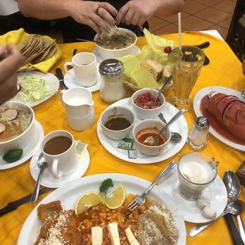 La Chata - Mixed pozole, Albañil eggs with chilaquiles and a Carnita torta - Mexican Near Me - Guadalajara, JAL