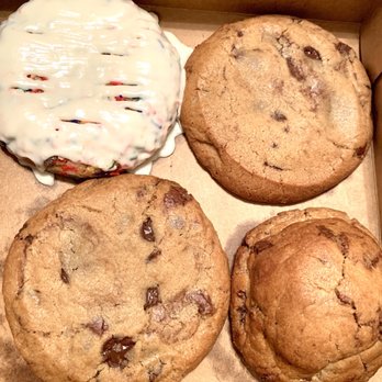Midnight Cookies and Cream - Birthday Cake Cookie chocolate chip Conflicted Cookie in this box - Desserts Near Me - Miami, Florida Midnight Cookies and Cream - Birthday Cake Cookie chocolate chip Conflicted Cookie in this box - Desserts Near Me - Miami, Florida