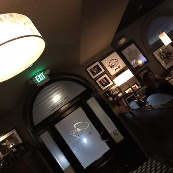 Craig's - Entrance - American Near Me - West Hollywood, California