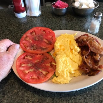 Rossi's Diner - Breakfast at Rossis check out the size of those tomatoes - Diners Near Me - South Daytona, Florida Rossi's Diner - Breakfast at Rossis check out the size of those tomatoes - Diners Near Me - South Daytona, Florida