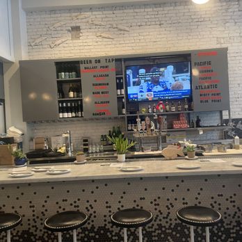 Fishwives - Beer, wine, & Sake only. - Seafood Near Me - Pasadena, California