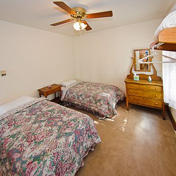 The Sedgwick House - Room 5 sleeps 2 and features a private bathroom with shower, A/C and Wi-Fi - Bed & Breakfast Near Me - Hunter, New York