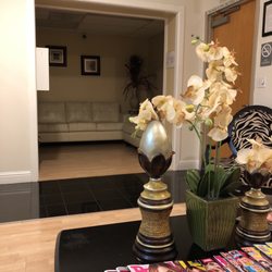 Knowles Surgery Center - Quaint little waiting room with free wifi