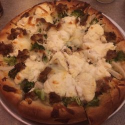 Andover Pizza & Pasta - Broccoli & ricotta Small pizza