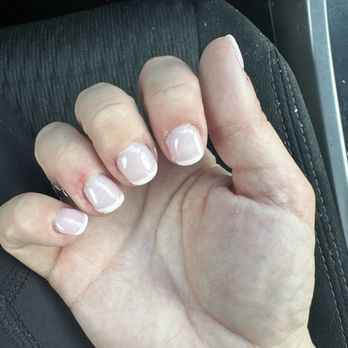 V Nails - Clumpy dip manicure - Nail Salons Near Me - Alexandria, Virginia
