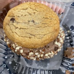 Build your own - Chopped almonds on chocolate ice cream in peanut butter cup cookie