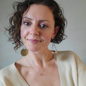 Principle Salon - Freshy slightly asymmetrical curly bob by Kelly W. - Hair Salons Near Me - San Francisco, California Principle Salon - Freshy slightly asymmetrical curly bob by Kelly W. - Hair Salons Near Me - San Francisco, California