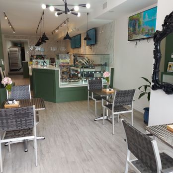 Nosh Cafenio - Interior - Desserts Near Me - Toronto, Ontario Nosh Cafenio - Interior - Desserts Near Me - Toronto, Ontario