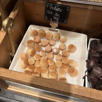 La Belgique Gourmande - chocolates - Chocolatiers & Shops Near Me - Brussels, BRU La Belgique Gourmande - chocolates - Chocolatiers & Shops Near Me - Brussels, BRU