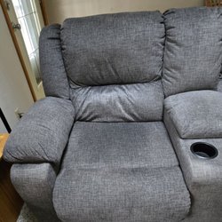 Furniture & ApplianceMart - A $3,000 piece of crap in my living room. $300 warranty I WILL USE MY LAWN FURNITURE BEFORE I EVER PURCHASE ANYTHING FROM THEM AGAIN!