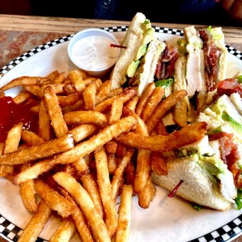 Black Bear Diner Salinas - Chicken Avocado Club (970-1130 cals.) - Diners Near Me - Salinas, California Black Bear Diner Salinas - Chicken Avocado Club (970-1130 cals.) - Diners Near Me - Salinas, California
