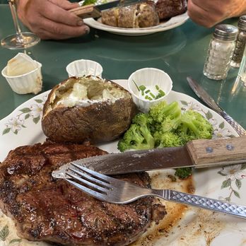 Patrick Creek Lodge - Hotels Near Me - Gasquet, California