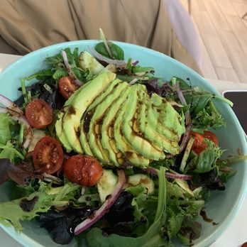 Sisters & Co - Avocado Green Salad - Breakfast & Brunch Near Me - Toronto, Ontario Sisters & Co - Avocado Green Salad - Breakfast & Brunch Near Me - Toronto, Ontario