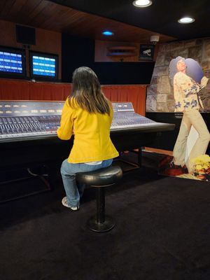 Queen Studio Experience by null