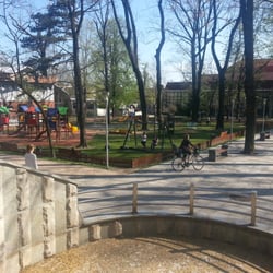 Park Słowackiego - Fontanna (już niedługo zaszumi) i plac zabaw.